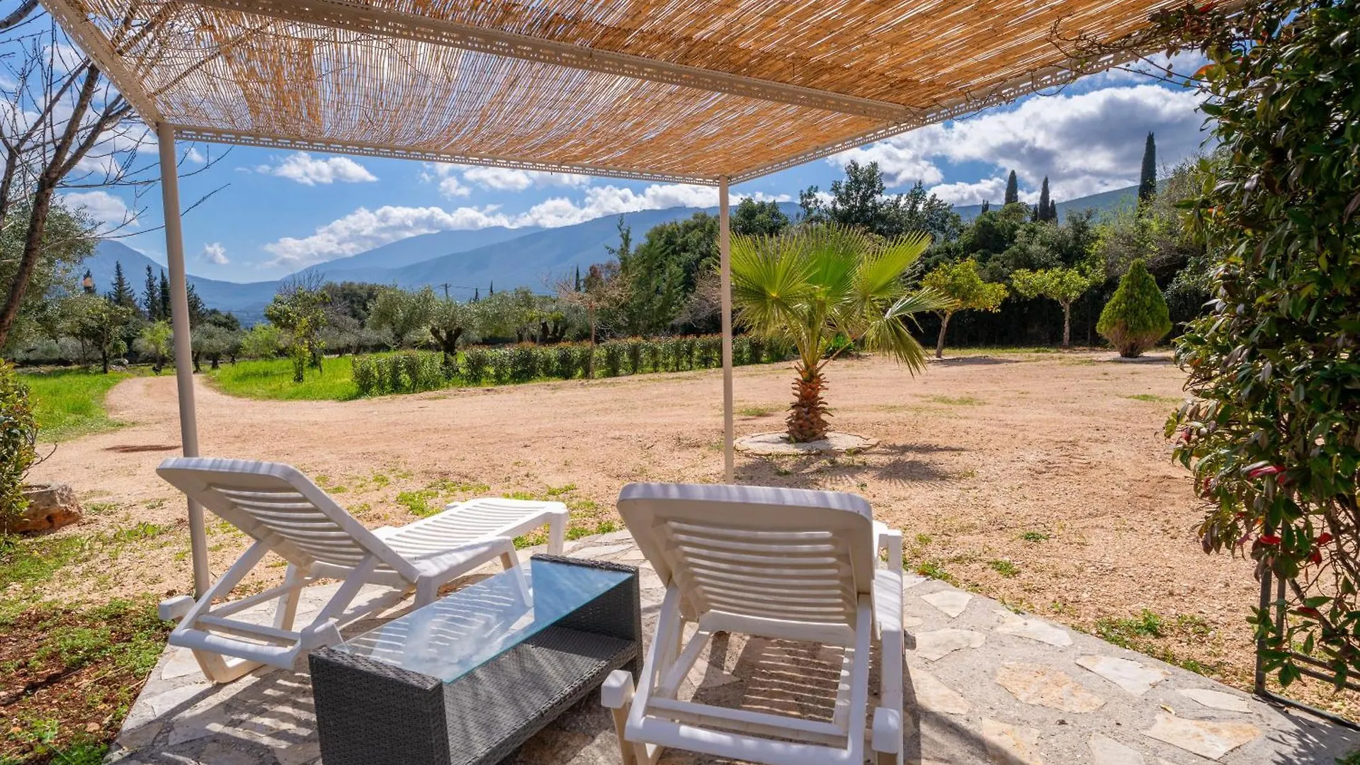 Сasa de vacaciones Julia'S Home Karavomylos